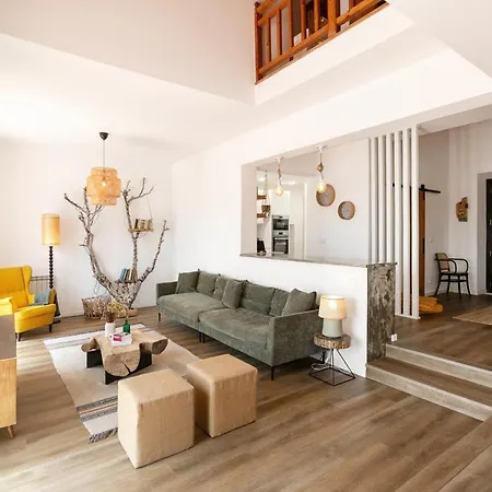 Alma Villa *